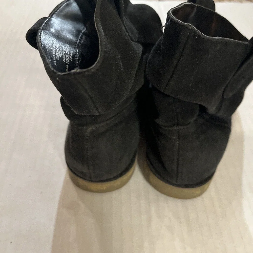 PLACE Girls size 3 Black Faux Suede Booties